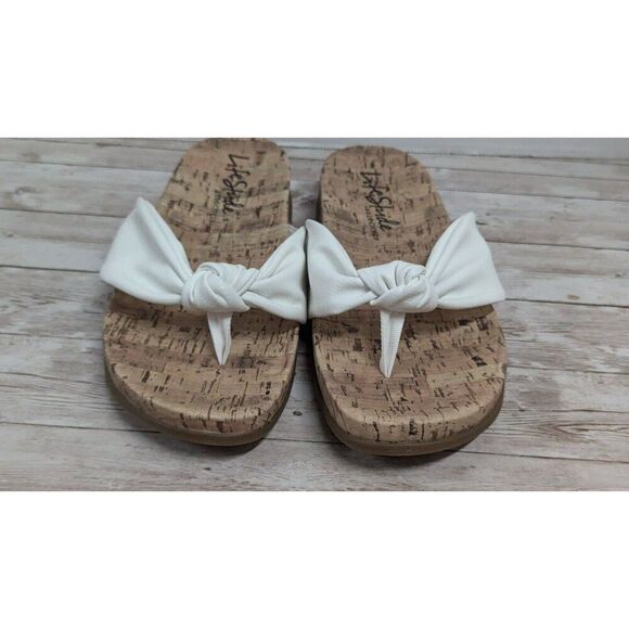 LifeStride Velocity 2.0 Womens 9W Happy Bright White Thong Wedge Sandal Open Toe - Picture 2 of 9